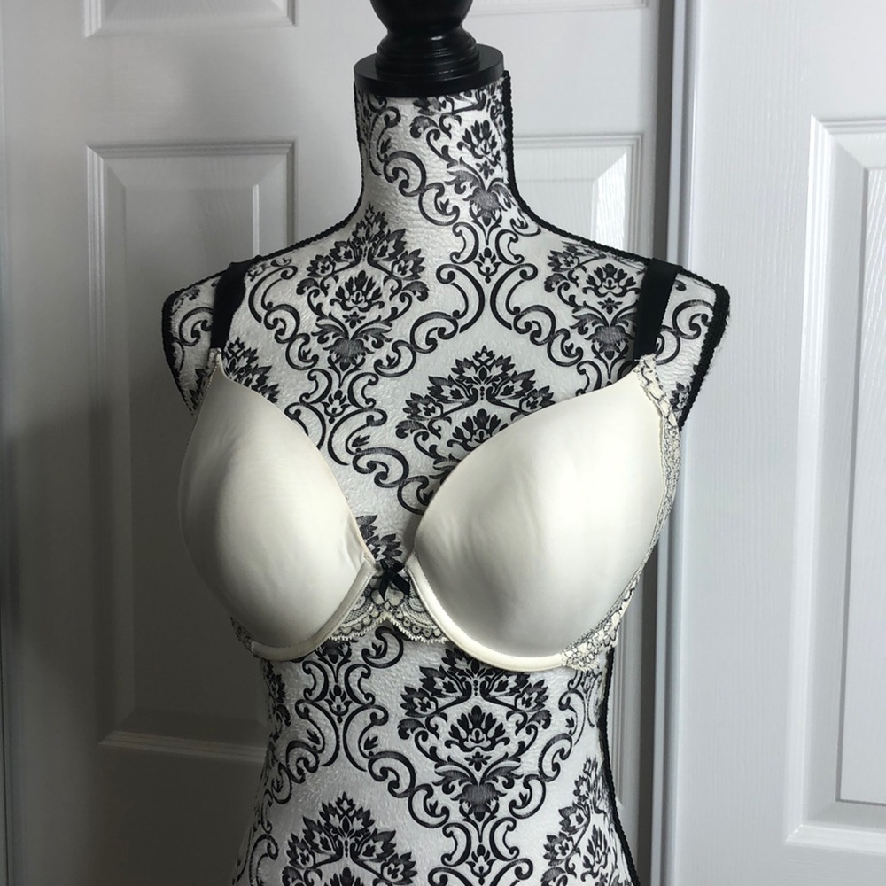 Victoria’s Secret Dream Angels Perfect Coverage 36D Black Lace White Gems